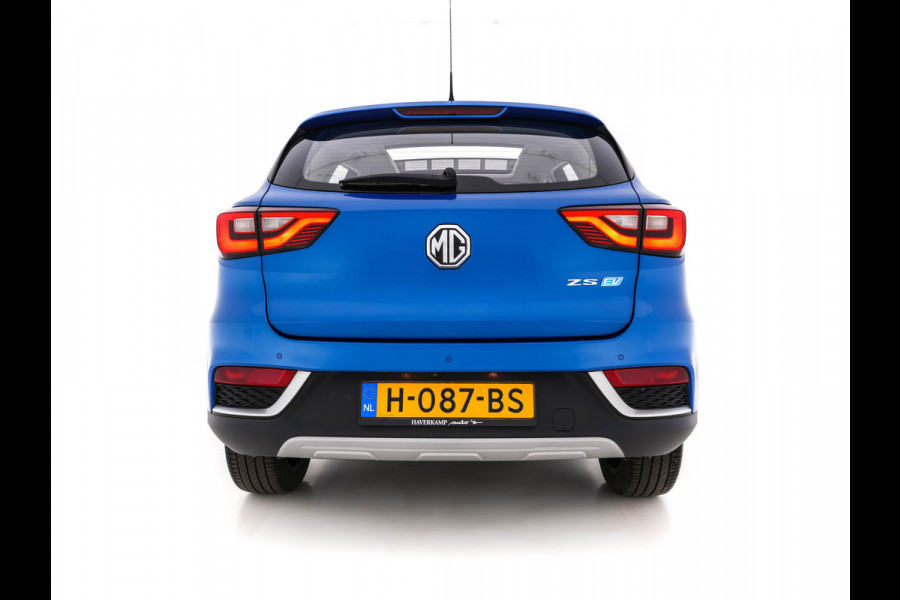 MG ZS EV Luxury 45 kWh (INCL-BTW) *PANO | FULL-LEATHER | CCS-FASTLOADER | KEYLESS | NAVI-FULLMAP | ADAPTIVE-CRUISE | CAMERA | HEATED-SEATS | CARPLAY | LANE-ASSIST | SPORT-SEATS | 17"ALU*