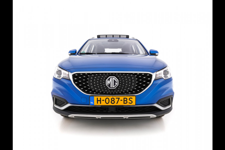 MG ZS EV Luxury 45 kWh (INCL-BTW) *PANO | FULL-LEATHER | CCS-FASTLOADER | KEYLESS | NAVI-FULLMAP | ADAPTIVE-CRUISE | CAMERA | HEATED-SEATS | CARPLAY | LANE-ASSIST | SPORT-SEATS | 17"ALU*
