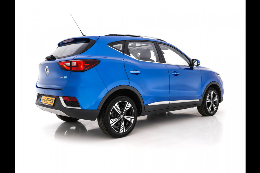 MG ZS EV Luxury 45 kWh (INCL-BTW) *PANO | FULL-LEATHER | CCS-FASTLOADER | KEYLESS | NAVI-FULLMAP | ADAPTIVE-CRUISE | CAMERA | HEATED-SEATS | CARPLAY | LANE-ASSIST | SPORT-SEATS | 17"ALU*