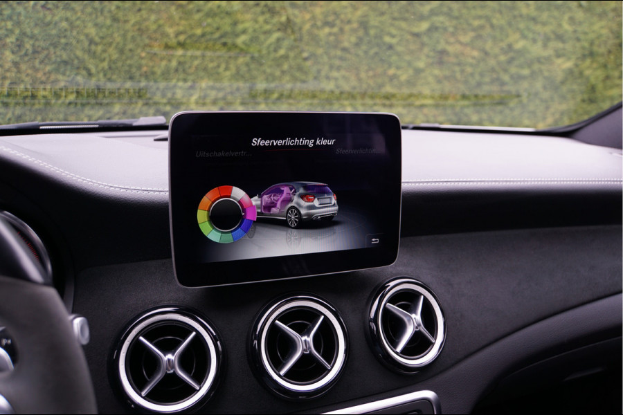 Mercedes-Benz A-Klasse A 180 AMG line WhiteArt Edition Night | Camera Sfeerverlichting Carplay