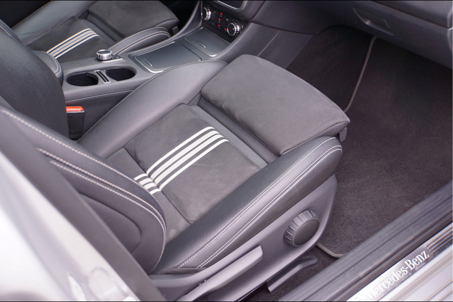 Mercedes-Benz A-Klasse A 180 AMG line WhiteArt Edition Night | Camera Sfeerverlichting Carplay