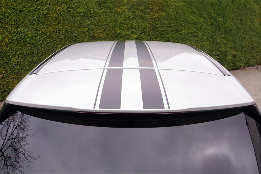 Mercedes-Benz A-Klasse A 180 AMG line WhiteArt Edition Night | Camera Sfeerverlichting Carplay