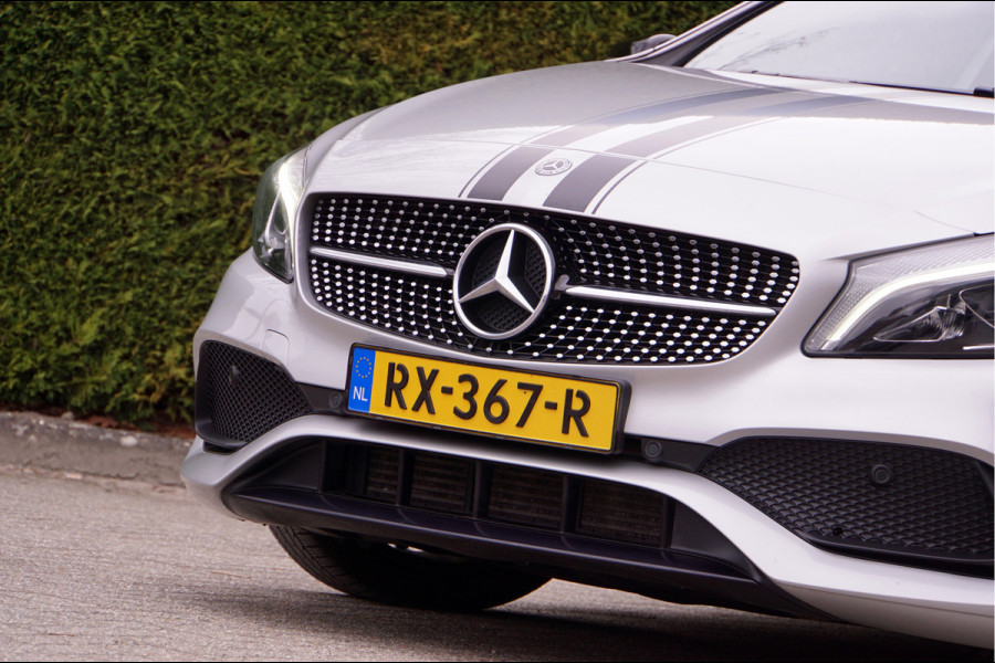 Mercedes-Benz A-Klasse A 180 AMG line WhiteArt Edition Night | Camera Sfeerverlichting Carplay