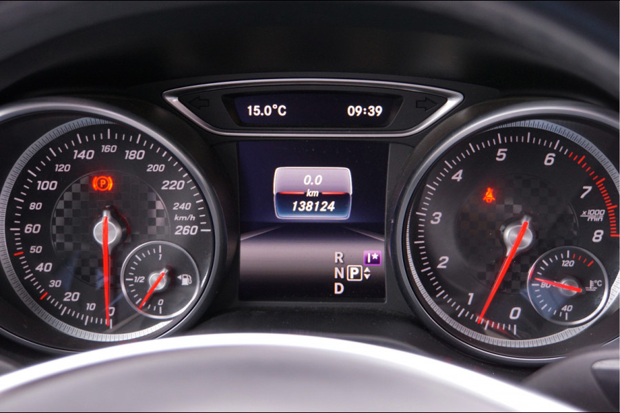 Mercedes-Benz A-Klasse A 180 AMG line WhiteArt Edition Night | Camera Sfeerverlichting Carplay