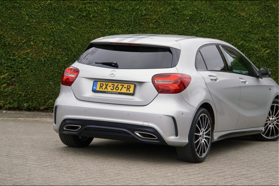 Mercedes-Benz A-Klasse A 180 AMG line WhiteArt Edition Night | Camera Sfeerverlichting Carplay