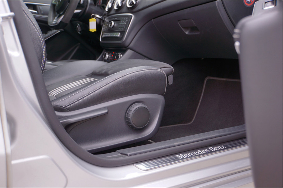 Mercedes-Benz A-Klasse A 180 AMG line WhiteArt Edition Night | Camera Sfeerverlichting Carplay
