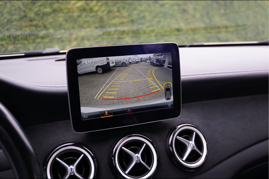 Mercedes-Benz A-Klasse A 180 AMG line WhiteArt Edition Night | Camera Sfeerverlichting Carplay