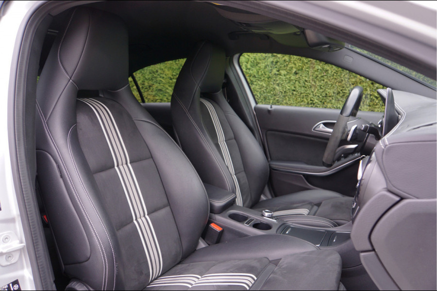 Mercedes-Benz A-Klasse A 180 AMG line WhiteArt Edition Night | Camera Sfeerverlichting Carplay