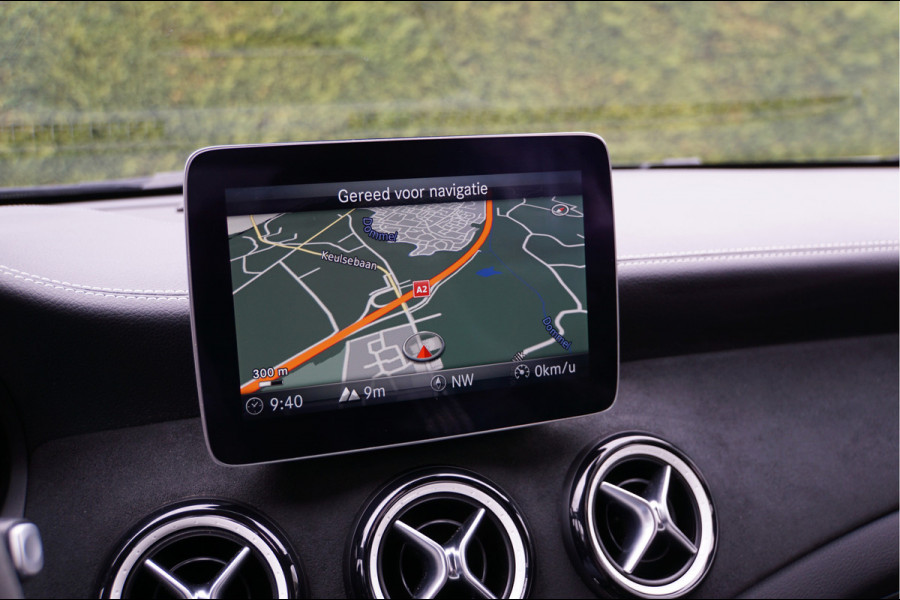 Mercedes-Benz A-Klasse A 180 AMG line WhiteArt Edition Night | Camera Sfeerverlichting Carplay