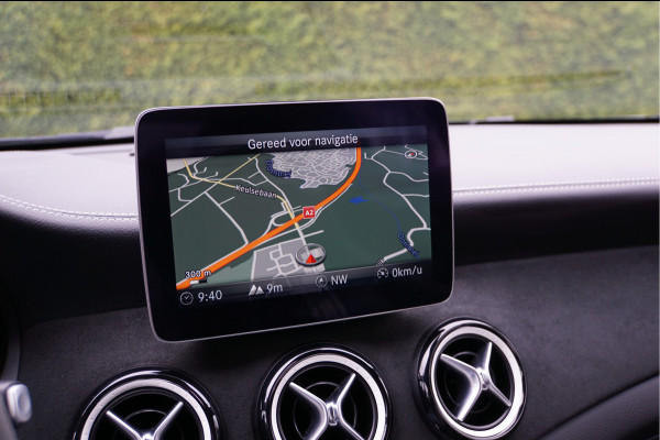 Mercedes-Benz A-Klasse A 180 AMG line WhiteArt Edition Night | Camera Sfeerverlichting Carplay