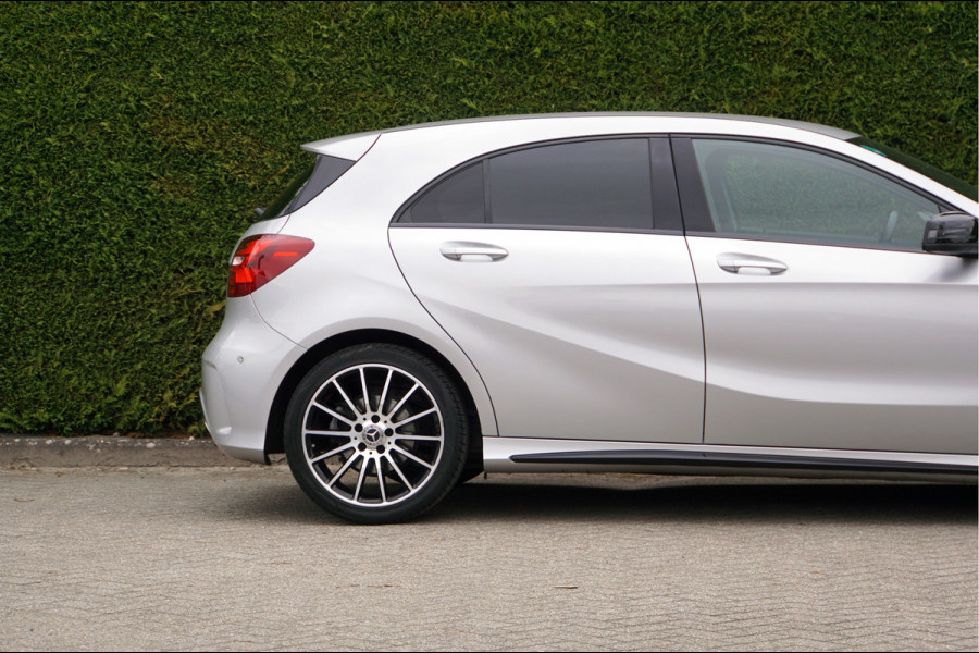 Mercedes-Benz A-Klasse A 180 AMG line WhiteArt Edition Night | Camera Sfeerverlichting Carplay