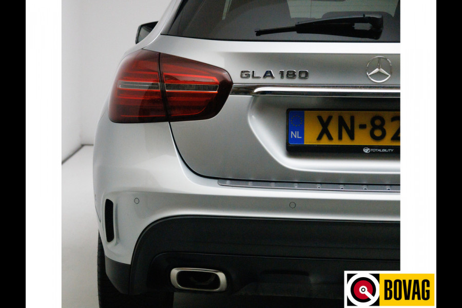 Mercedes-Benz GLA 180 Business Sol. AMG Night Upgrade | Stoelverwarming | Cruise | Elec. klep All season banden, extra getint glas, Led High performance