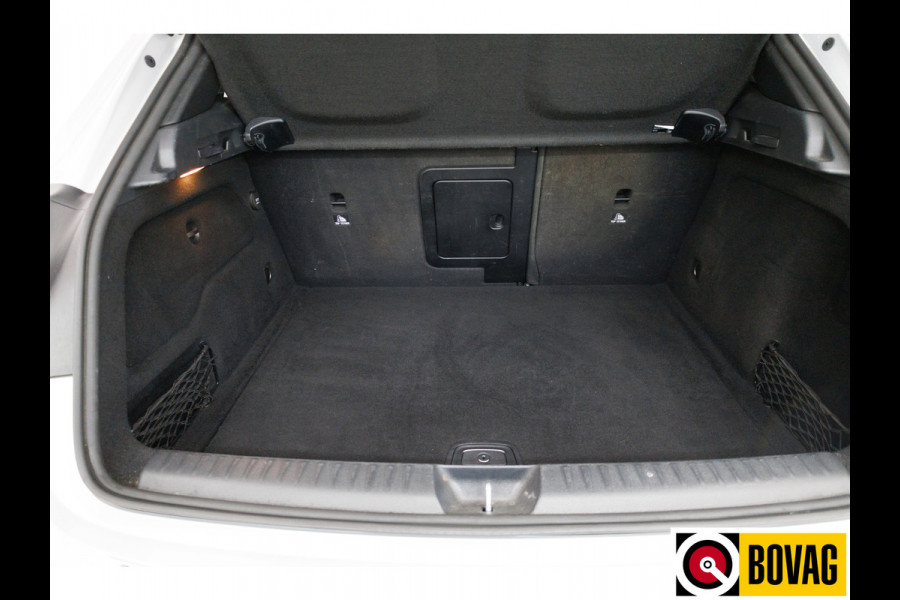 Mercedes-Benz GLA 180 Business Sol. AMG Night Upgrade | Stoelverwarming | Cruise | Elec. klep All season banden, extra getint glas, Led High performance