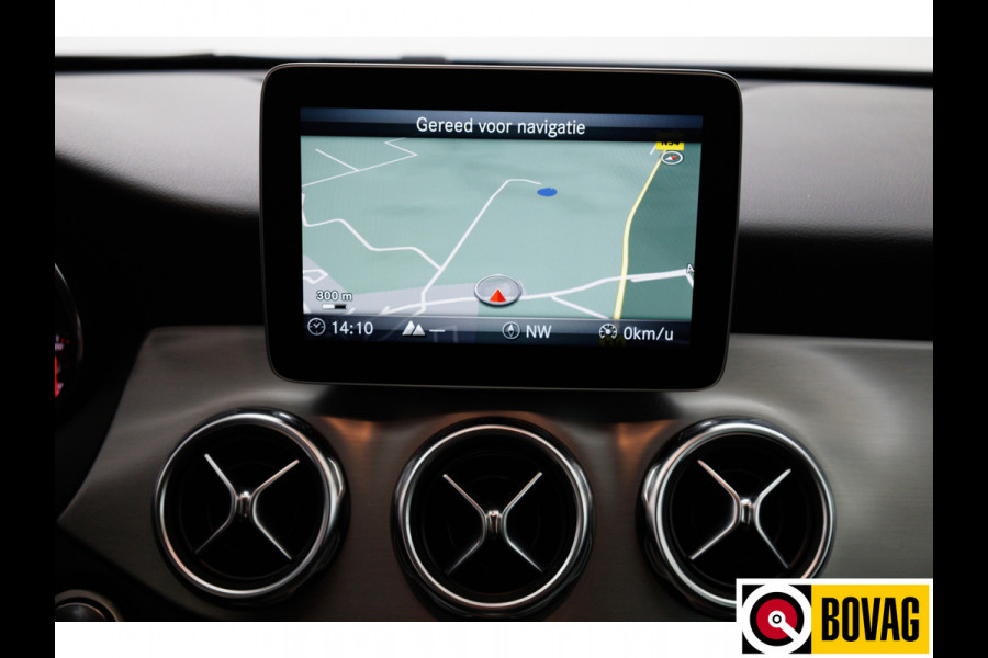 Mercedes-Benz GLA 180 Business Sol. AMG Night Upgrade | Stoelverwarming | Cruise | Elec. klep All season banden, extra getint glas, Led High performance