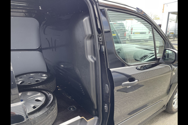 Ford Transit Connect 1.5 EcoBlue L1 Trend / vaste prijs rijklaar € 13.950 ex btw / lease vanaf € 274 / airco / cruise control / parkeersensoren voor en achter !