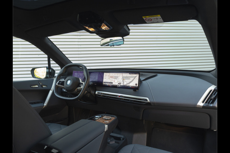 BMW iX M60 - Pano - Bowers & Wilkins - Trekhaak - Stoelventilatie