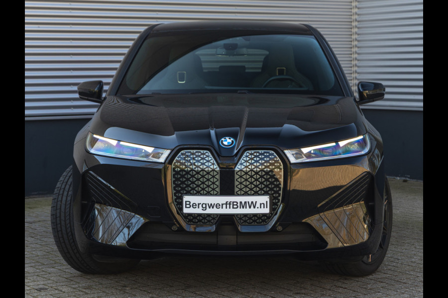 BMW iX M60 - Pano - Bowers & Wilkins - Trekhaak - Stoelventilatie