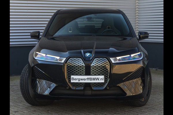 BMW iX M60 - Pano - Bowers & Wilkins - Trekhaak - Stoelventilatie