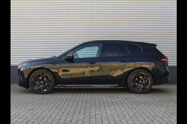 BMW iX M60 - Pano - Bowers & Wilkins - Trekhaak - Stoelventilatie