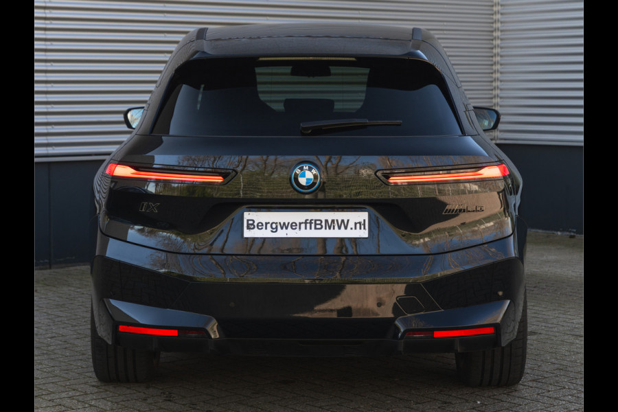 BMW iX M60 - Pano - Bowers & Wilkins - Trekhaak - Stoelventilatie