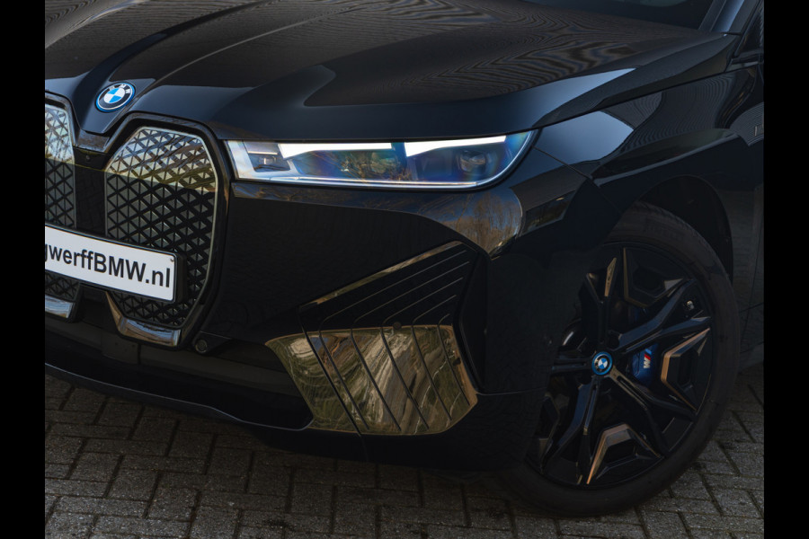 BMW iX M60 - Pano - Bowers & Wilkins - Trekhaak - Stoelventilatie