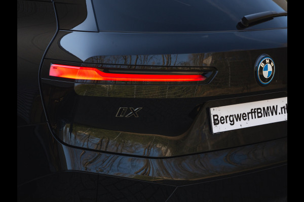 BMW iX M60 - Pano - Bowers & Wilkins - Trekhaak - Stoelventilatie