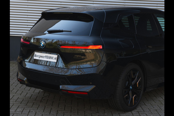 BMW iX M60 - Pano - Bowers & Wilkins - Trekhaak - Stoelventilatie
