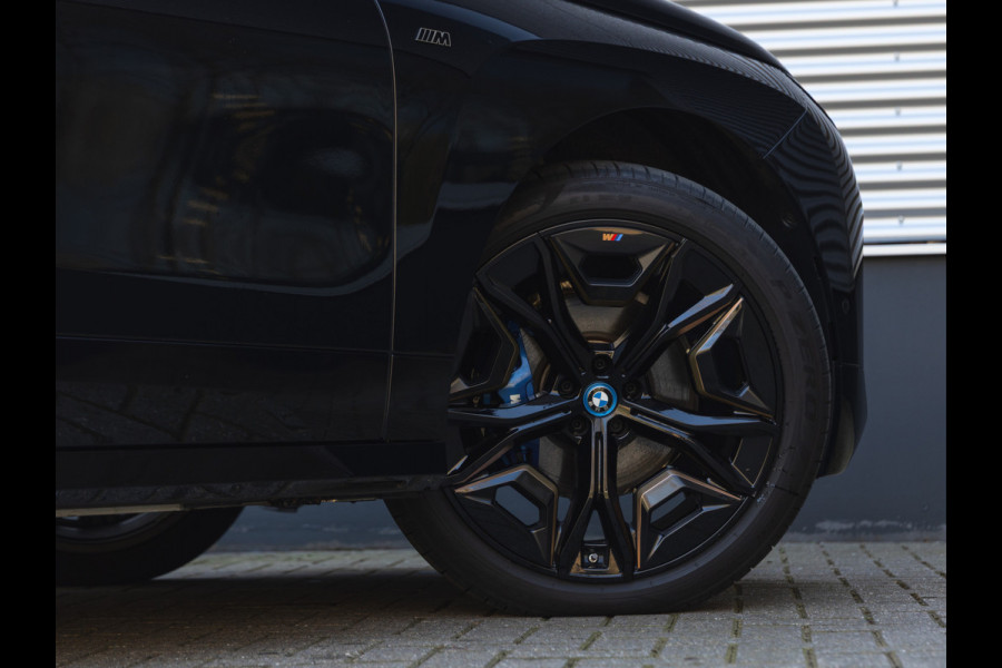 BMW iX M60 - Pano - Bowers & Wilkins - Trekhaak - Stoelventilatie