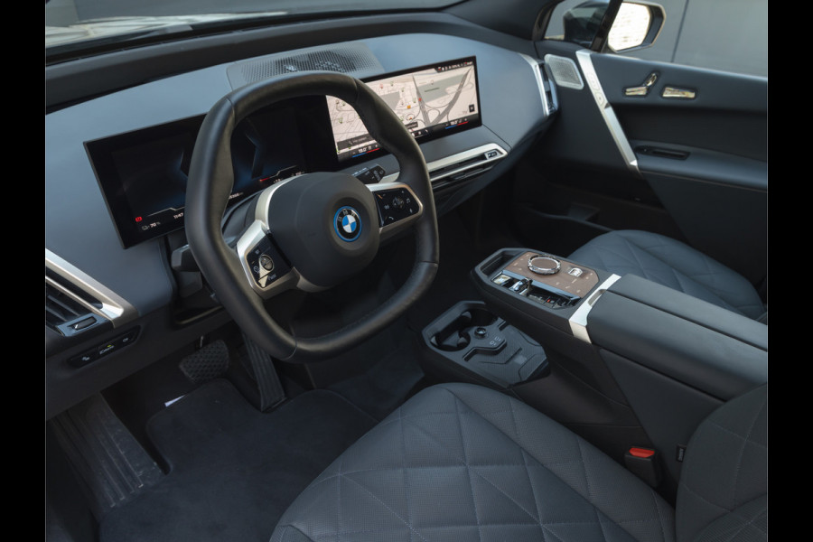 BMW iX M60 - Pano - Bowers & Wilkins - Trekhaak - Stoelventilatie