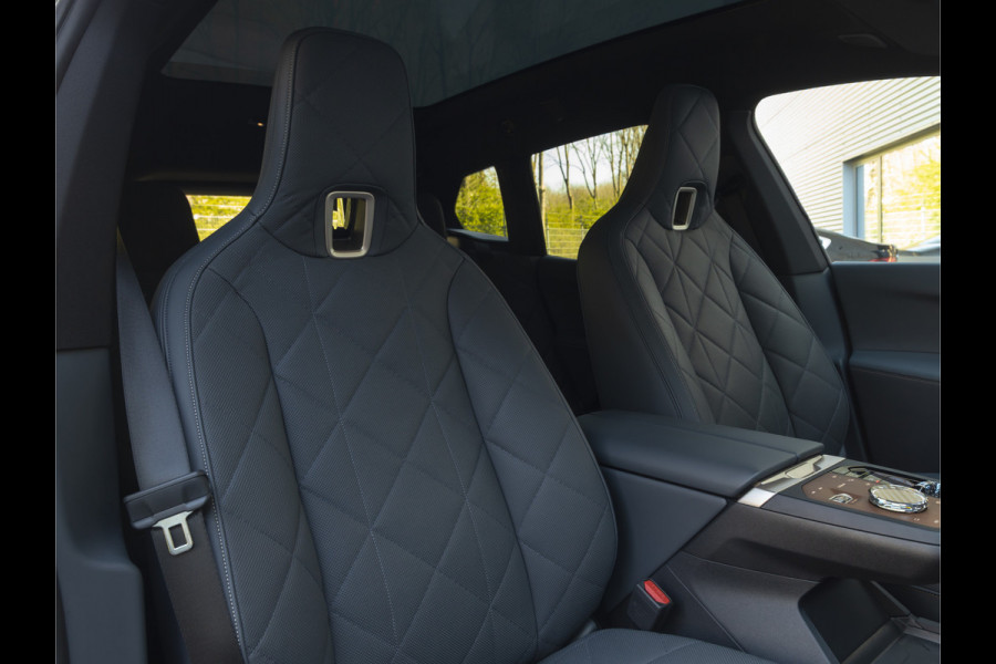 BMW iX M60 - Pano - Bowers & Wilkins - Trekhaak - Stoelventilatie
