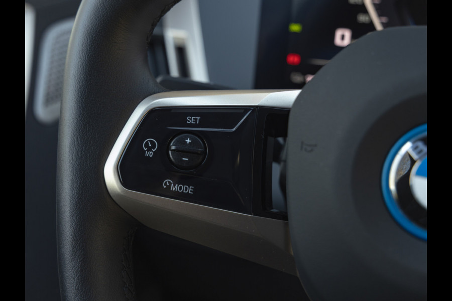 BMW iX M60 - Pano - Bowers & Wilkins - Trekhaak - Stoelventilatie