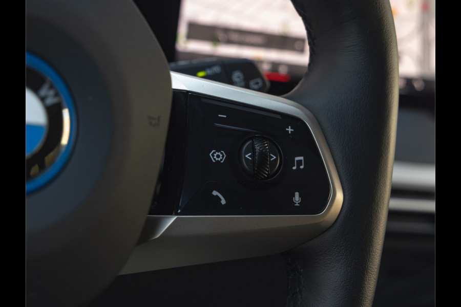 BMW iX M60 - Pano - Bowers & Wilkins - Trekhaak - Stoelventilatie