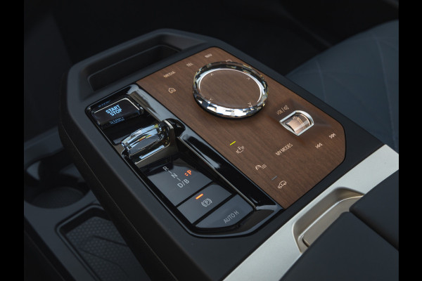 BMW iX M60 - Pano - Bowers & Wilkins - Trekhaak - Stoelventilatie