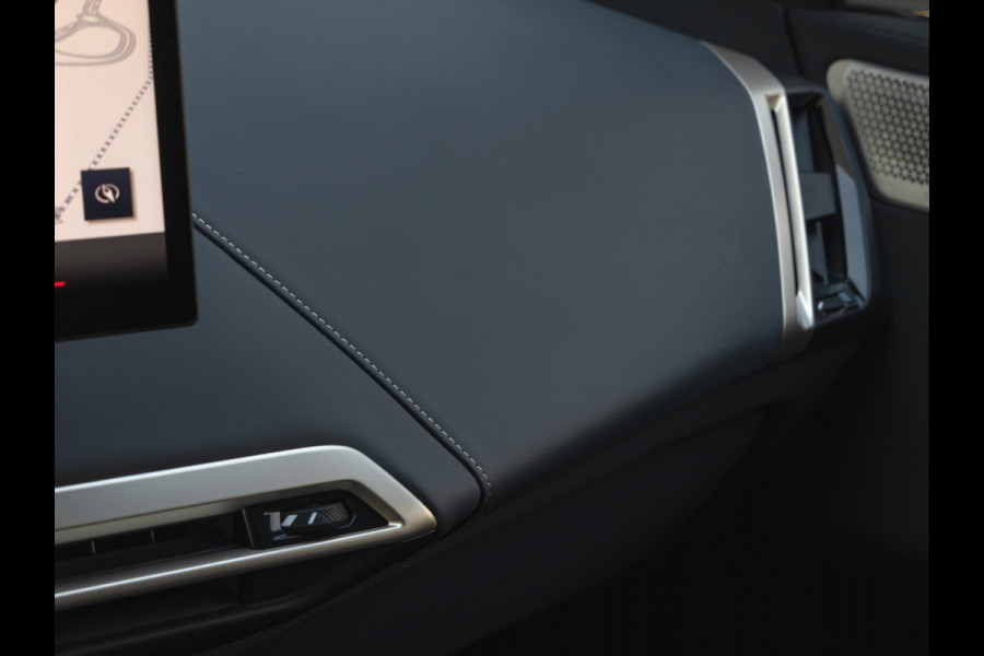 BMW iX M60 - Pano - Bowers & Wilkins - Trekhaak - Stoelventilatie