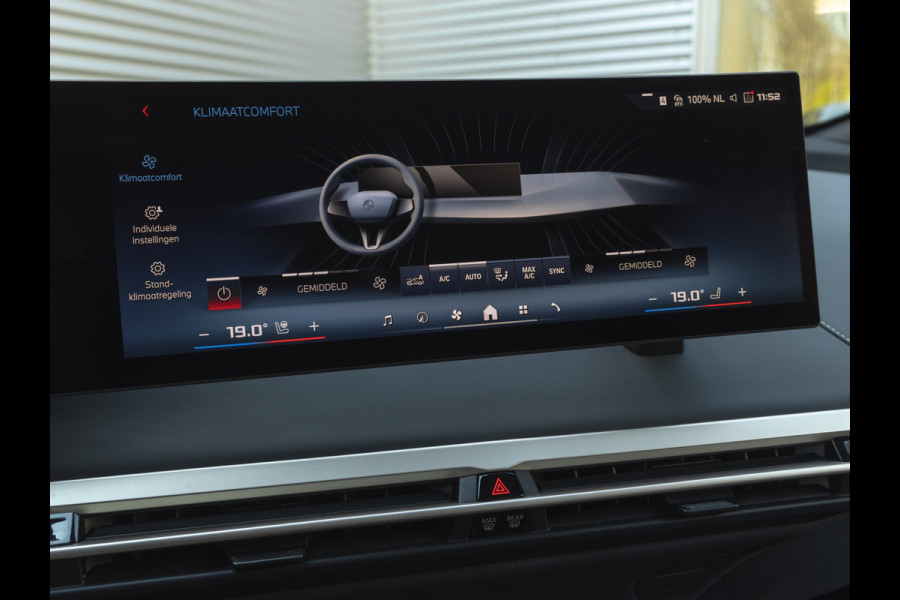 BMW iX M60 - Pano - Bowers & Wilkins - Trekhaak - Stoelventilatie