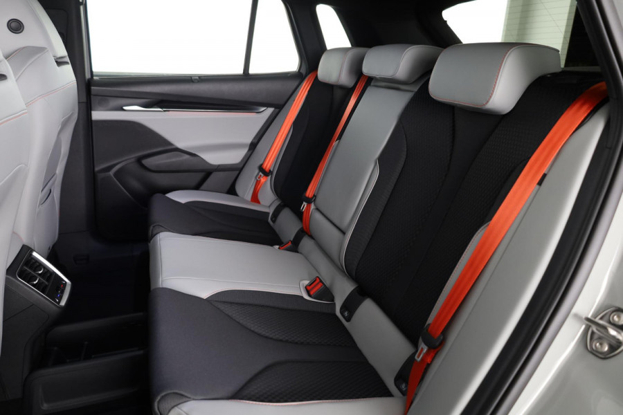 Škoda Elroq 85 Business Edition 286pk | Business Upgrade Advanced | Trekhaak | Warmtepomp | Winterpakket | 21 inch