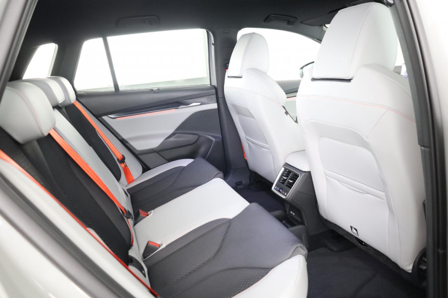 Škoda Elroq 85 Business Edition 286pk | Business Upgrade Advanced | Trekhaak | Warmtepomp | Winterpakket | 21 inch