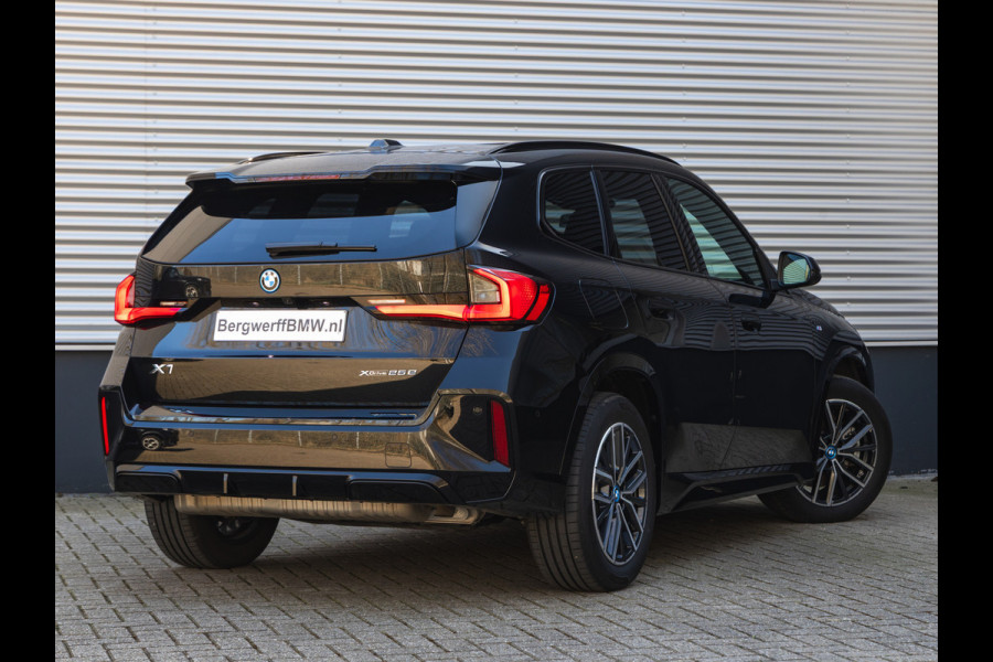 BMW X1 xDrive25e M-Sport - Pano - Driving Ass Plus - Stoelverwarming