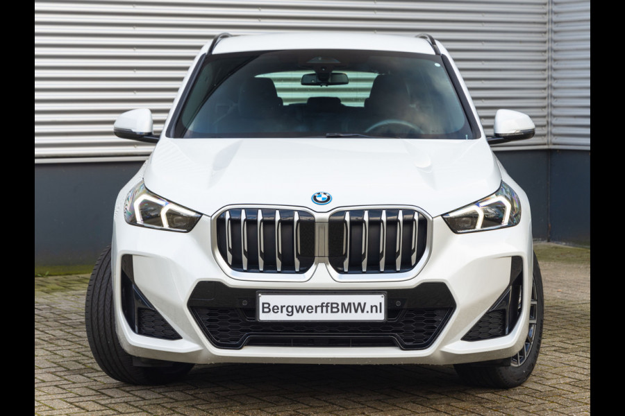 BMW X1 xDrive25e M-Sport - Trekhaak - Driving Ass Plus - Stoelverwarming