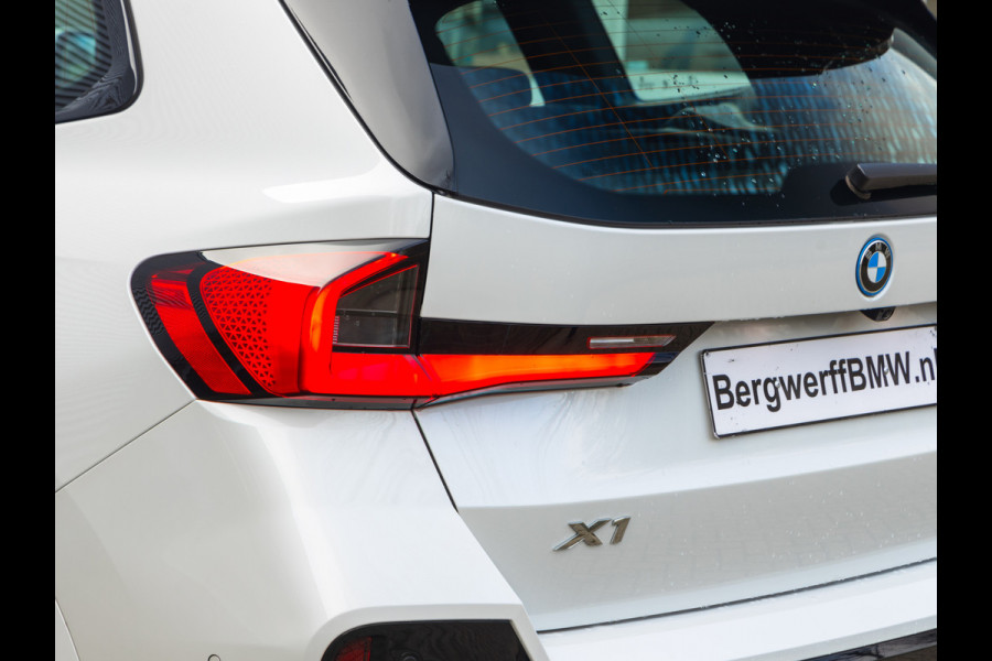 BMW X1 xDrive25e M-Sport - Trekhaak - Driving Ass Plus - Stoelverwarming