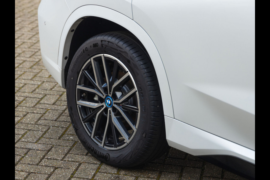 BMW X1 xDrive25e M-Sport - Trekhaak - Driving Ass Plus - Stoelverwarming