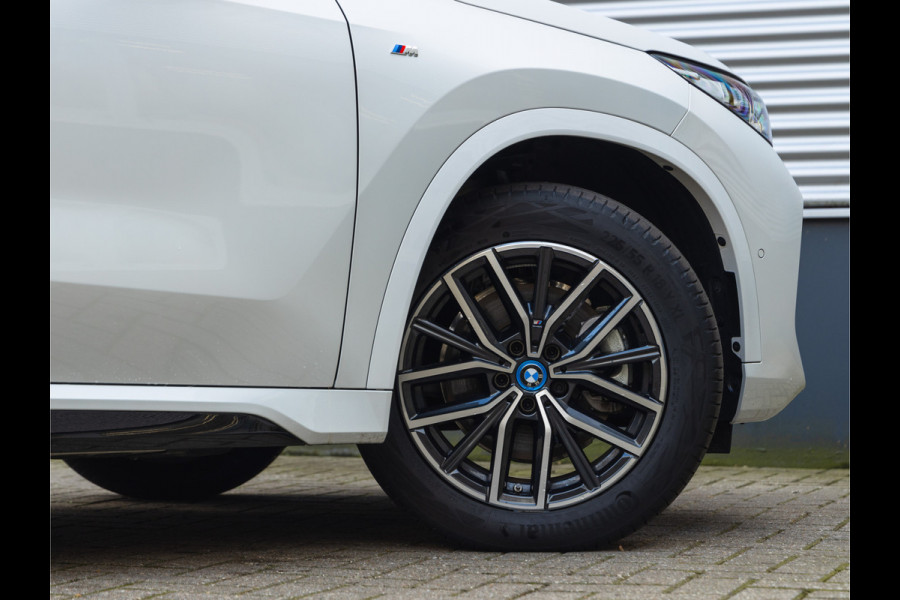 BMW X1 xDrive25e M-Sport - Trekhaak - Driving Ass Plus - Stoelverwarming