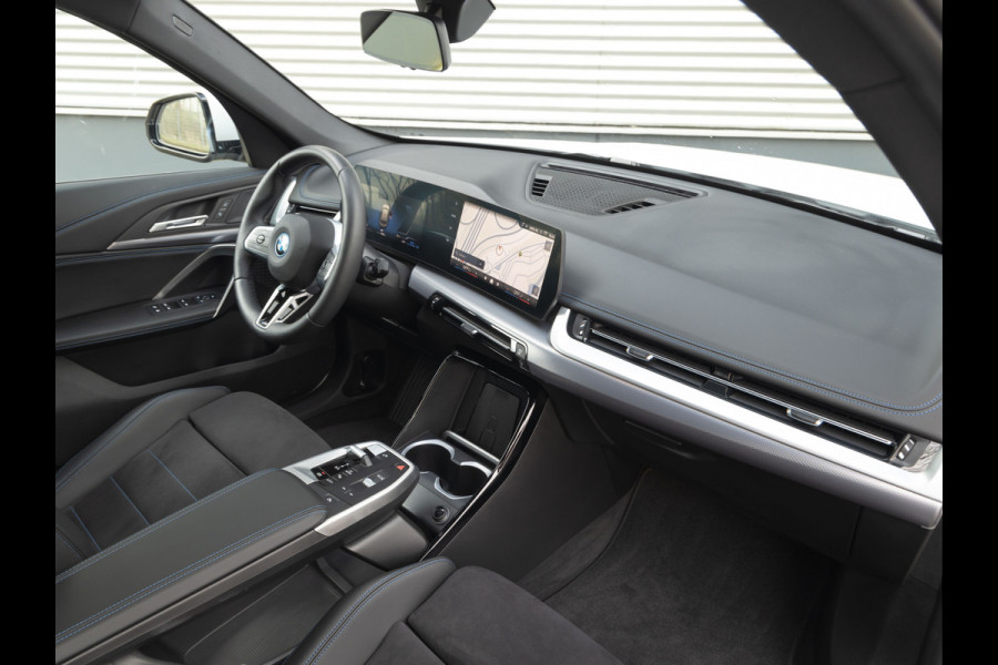 BMW X1 xDrive25e M-Sport - Trekhaak - Driving Ass Plus - Stoelverwarming