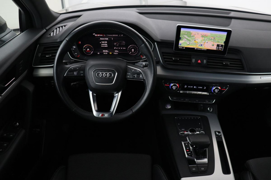 Audi Q5 50 TFSIe quattro S edition | Panoramadak | Trekhaak | Adaptive cruise | Massage | Luchtvering | Camera | Stoelverwarming | Carplay | Half leder | Virtual Cockpit | Audi Exclusive Lak