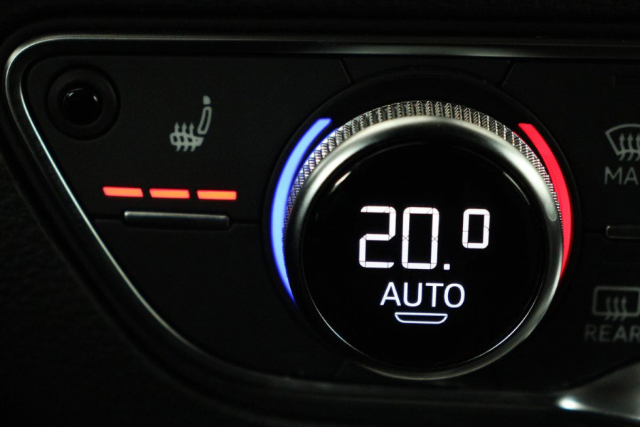 Audi Q5 50 TFSIe quattro S edition | Panoramadak | Trekhaak | Adaptive cruise | Massage | Luchtvering | Camera | Stoelverwarming | Carplay | Half leder | Virtual Cockpit | Audi Exclusive Lak