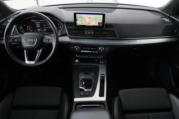 Audi Q5 50 TFSIe quattro S edition | Panoramadak | Trekhaak | Adaptive cruise | Massage | Luchtvering | Camera | Stoelverwarming | Carplay | Half leder | Virtual Cockpit | Audi Exclusive Lak