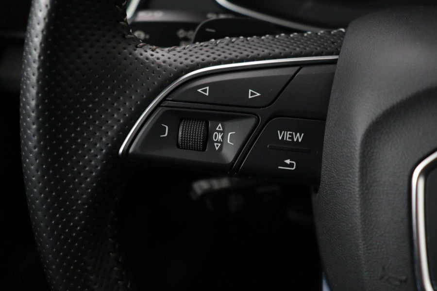 Audi Q5 50 TFSIe quattro S edition | Panoramadak | Trekhaak | Adaptive cruise | Massage | Luchtvering | Camera | Stoelverwarming | Carplay | Half leder | Virtual Cockpit | Audi Exclusive Lak