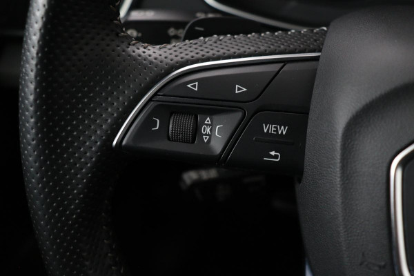 Audi Q5 50 TFSIe quattro S edition | Panoramadak | Trekhaak | Adaptive cruise | Massage | Luchtvering | Camera | Stoelverwarming | Carplay | Half leder | Virtual Cockpit | Audi Exclusive Lak