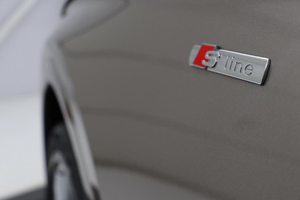 Audi Q5 50 TFSIe quattro S edition | Panoramadak | Trekhaak | Adaptive cruise | Massage | Luchtvering | Camera | Stoelverwarming | Carplay | Half leder | Virtual Cockpit | Audi Exclusive Lak
