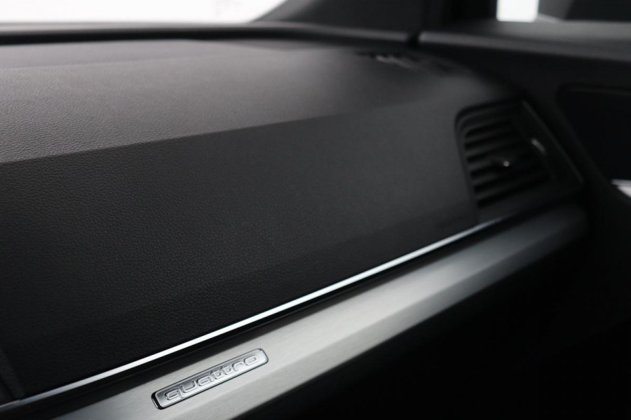 Audi Q5 50 TFSIe quattro S edition | Panoramadak | Trekhaak | Adaptive cruise | Massage | Luchtvering | Camera | Stoelverwarming | Carplay | Half leder | Virtual Cockpit | Audi Exclusive Lak
